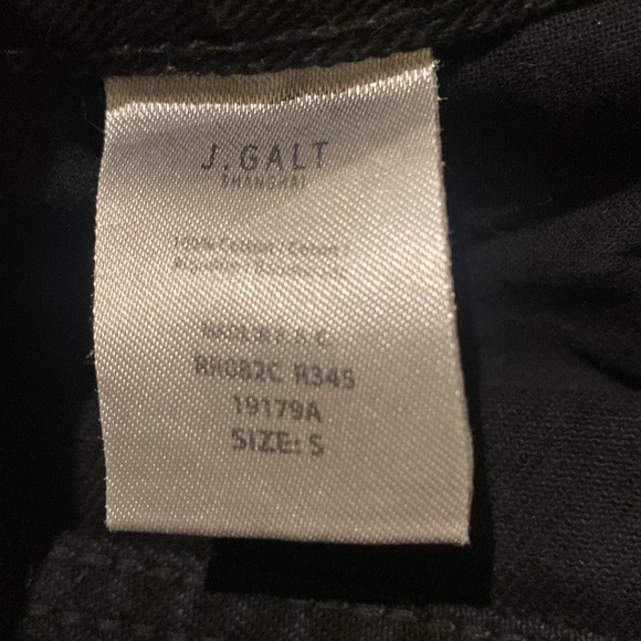 Brandy Melville Black Jean Shorts - Picture 3 of 3